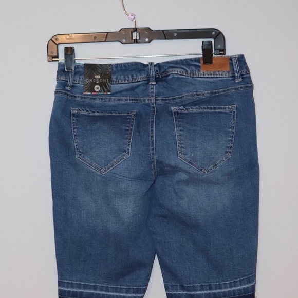One 5 One denim jean shorts New size 6 releases hem festival concert modest New - Picture 3 of 6
